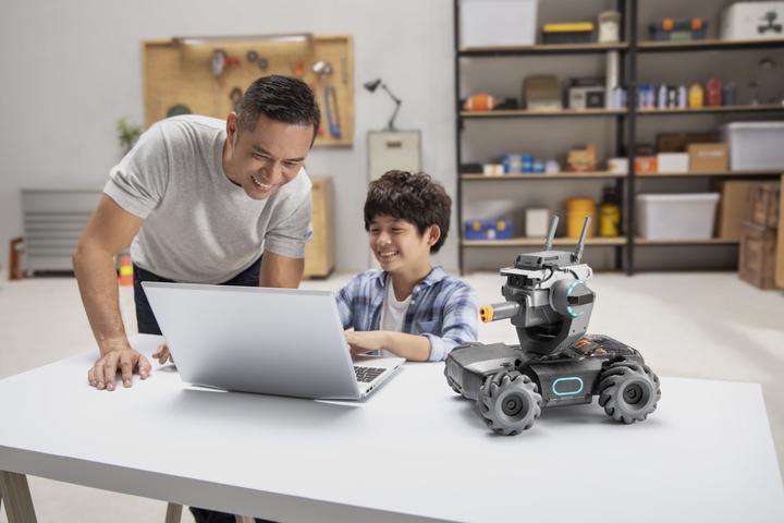 Actual product image DJI RoboMaster S1