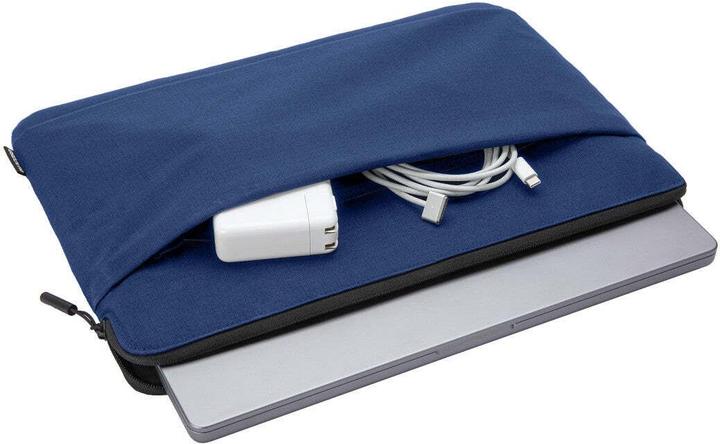 Actual product image Incase Go (16", Apple)