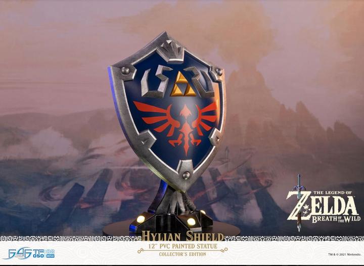 Produktbild First 4 Figures Zelda Breath of the Wild Hylian Shield - Collector Edition