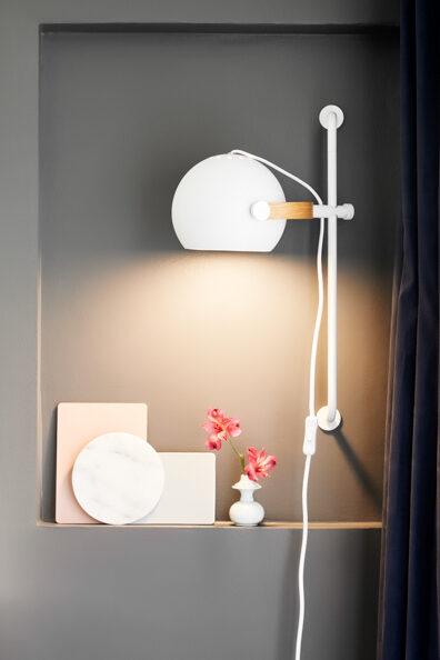 Actual product image Halo Design Flexible wall lamp D.C. II white/oak (E27)