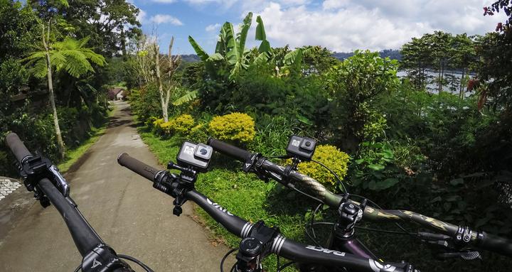 Image du produit GoPro Grande fixation pour tube, arceaux, tuyaux et autres (Universel, Héros 9)