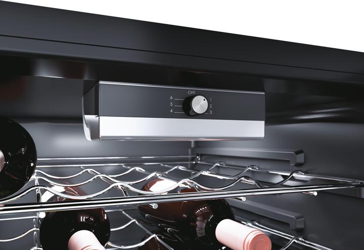 Immagine prodotto Candy DiVino CWC 150 EM/NF Cantinetta vino con compressore Libera installazione Nero 41 bottiglia/bo