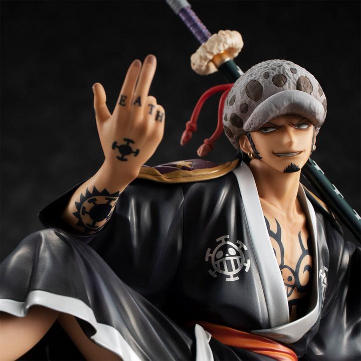 Actual product image Megahouse One Piece statuette PVC Portrait Of Pirates Warriors Alliance Trafalgar Law 17 cm