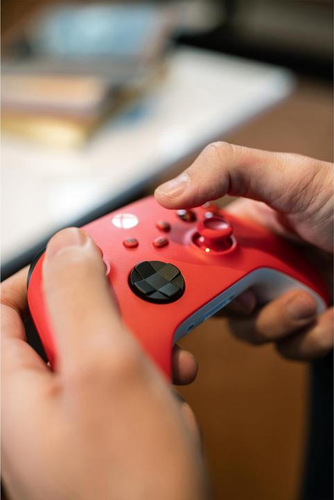 Produktbild Microsoft Xbox Wireless Controller - Pulse Red (Xbox Series S, Xbox One S, PC, Xbox One X, Xbox Series X)