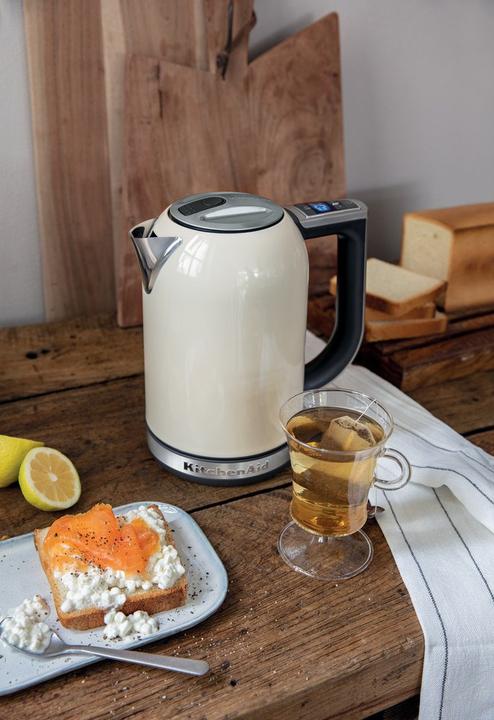 Actual product image KitchenAid 5KEK1722EAC Artisan 1.7 L cream (1.70 l, EU plug)
