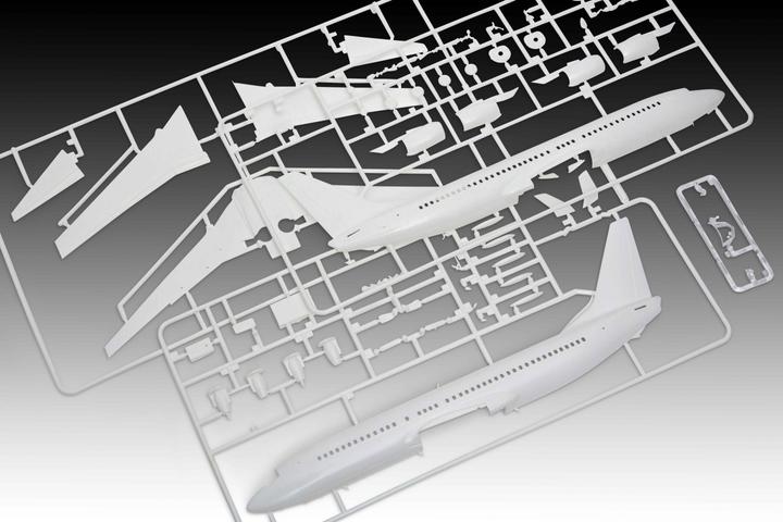 Actual product image Revell Boeing 737-800 Turkish Airlines