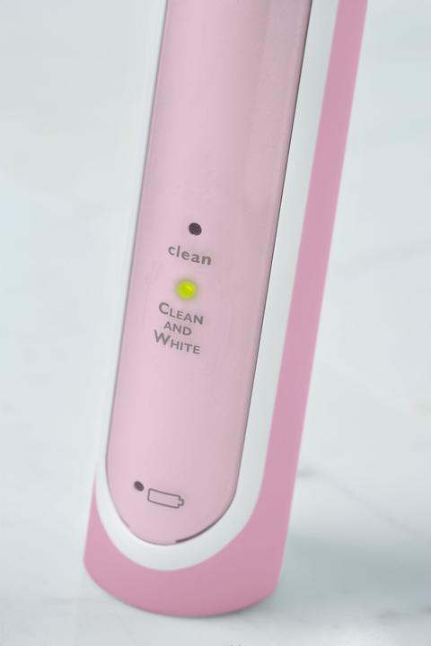Actual product image Philips Sonicare Sonicare HealthyWhite HX 6762/43 (Sonic toothbrush)