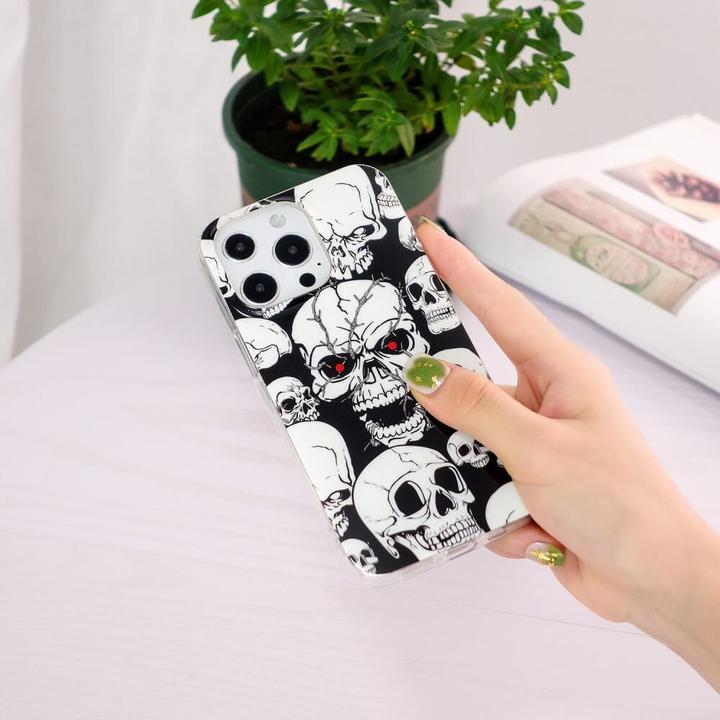 Produktbild Cover-Discount iPhone 15 Pro Max - Nachtleuchtende Silikon Hülle Totenkopf (Apple iPhone 15 Pro Max)