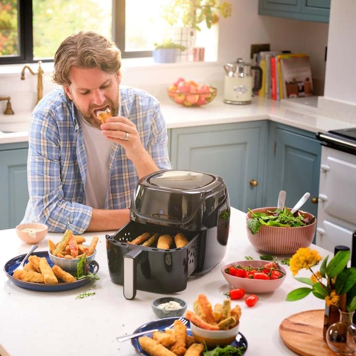 Image du produit Russell Hobbs SatisFry Air Medium, noir