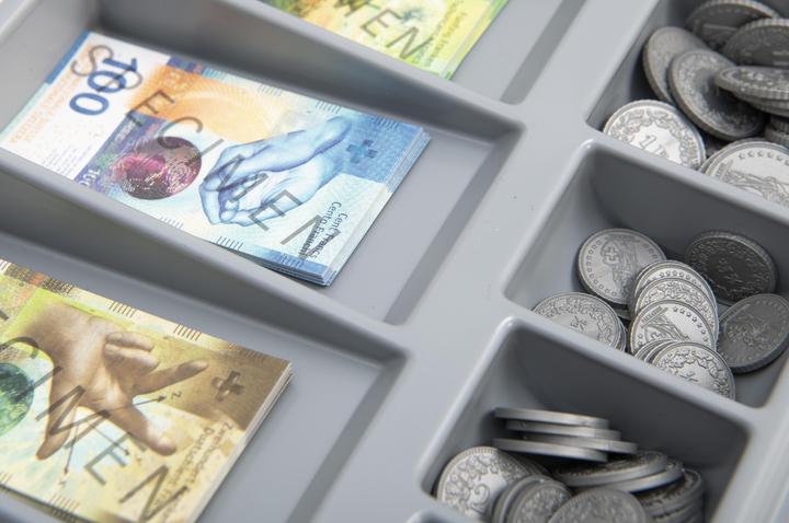 Produktbild Betzold Rechengeld Schweizer Franken in Kasse