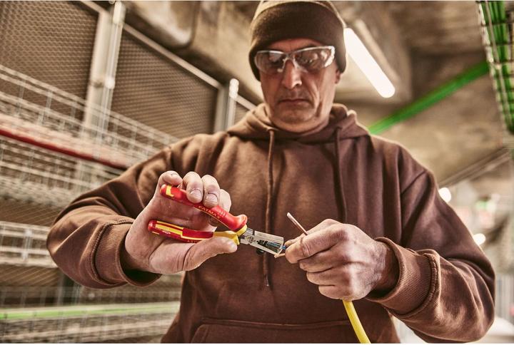 Actual product image Stanley Wire stripper Maxsteel VDE (160 mm)