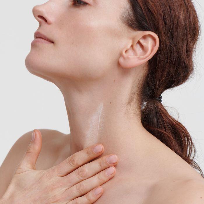 Actual product image Dr. Hauschka Regenerating Neck and Décolleté Cream (40 ml, Day cream)