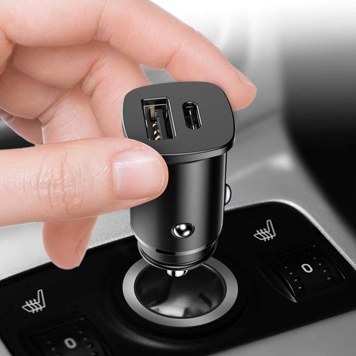 Image du produit Baseus Chargeur de voiture métallique carré USB/TypeC (30W)