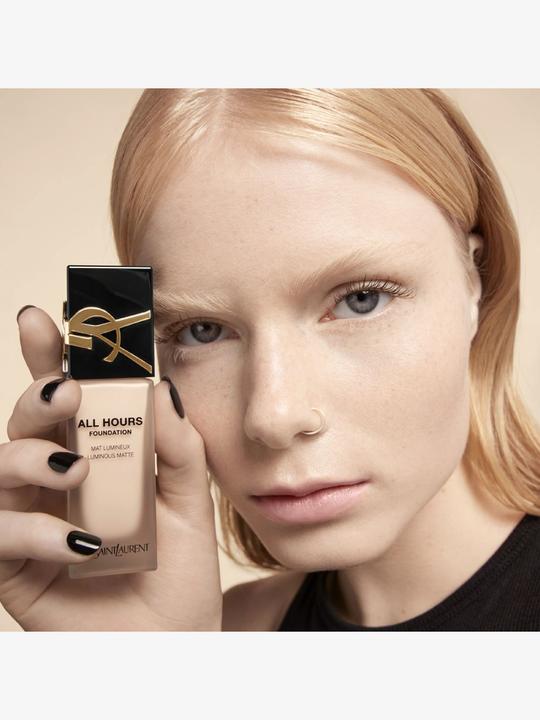 Actual product image Yves Saint Laurent All Hours Foundation Light Cool 1 fl 25 ml (No. 01 - Light Cool)