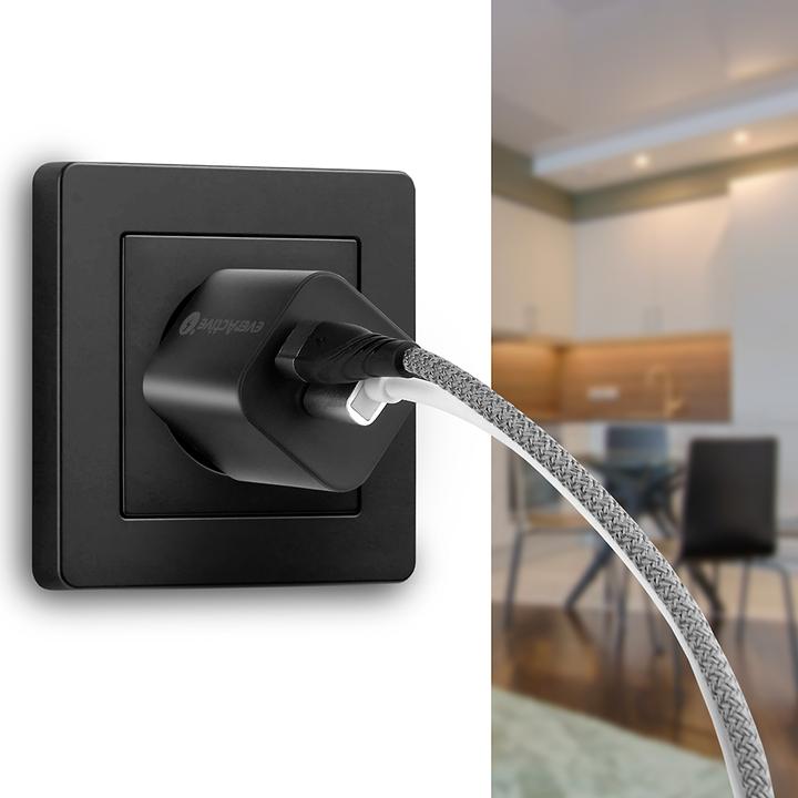 Actual product image Everactive Charger usb/usb-c qc3.0 30w technology quite black (30 W)