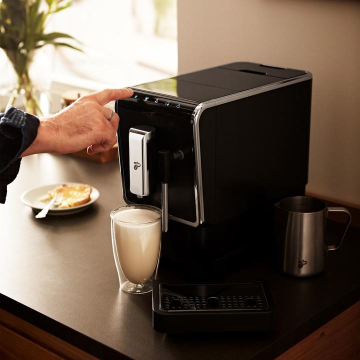 Productafbeelding Tchibo Esperto Latte volautomatische koffiemachine