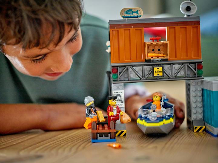 Immagine prodotto LEGO Città - Motoscafo della polizia e nascondiglio dei criminali (60417) (60417, LEGO City)