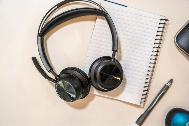 Actual product image Poly Voyager Focus 2 UC (Wireless, USB-A)