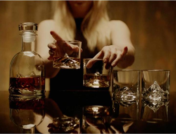 Actual product image Lite-On The Peaks whiskey glasses with decanter, 5-piece set (5 x, Whisky glass)