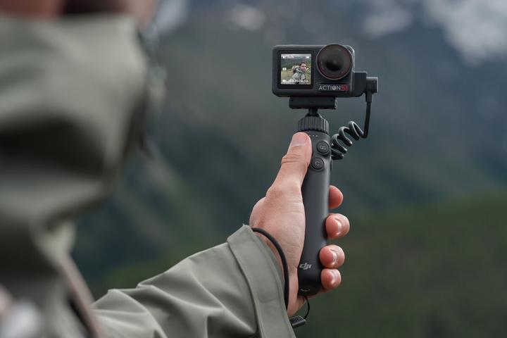 Produktbild DJI Osmo Action Multifunctional Charging Handle (Osmo Action 5 Pro)