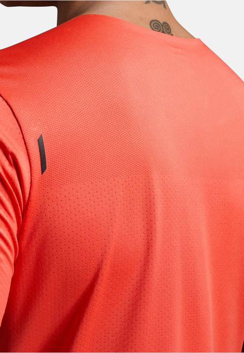 Actual product image 2XU Light Speed Tech Tee (L)