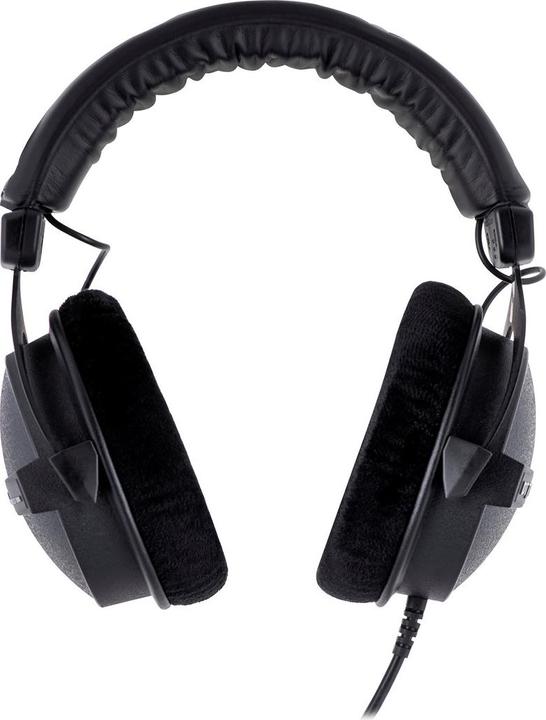 Actual product image Beyerdynamic DT 770 Pro Black Limited Edition (No noise cancelling, Cable)