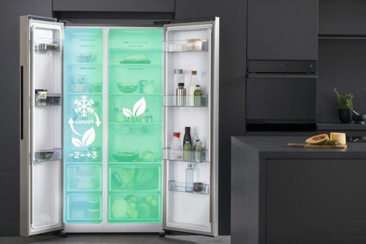 Actual product image Hisense RS711N4AFE - Amerikaanse Koelkast - Zwart (550 l)