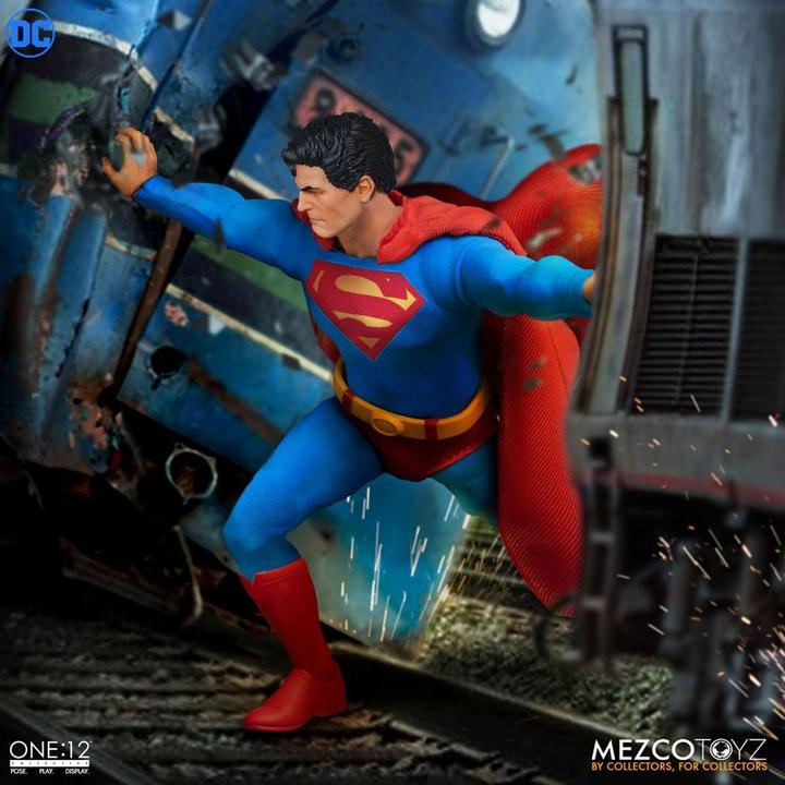 Produktbild Mezco Toys DC Comics figurine 1/12 Superman - Man of Steel Edition 16 cm