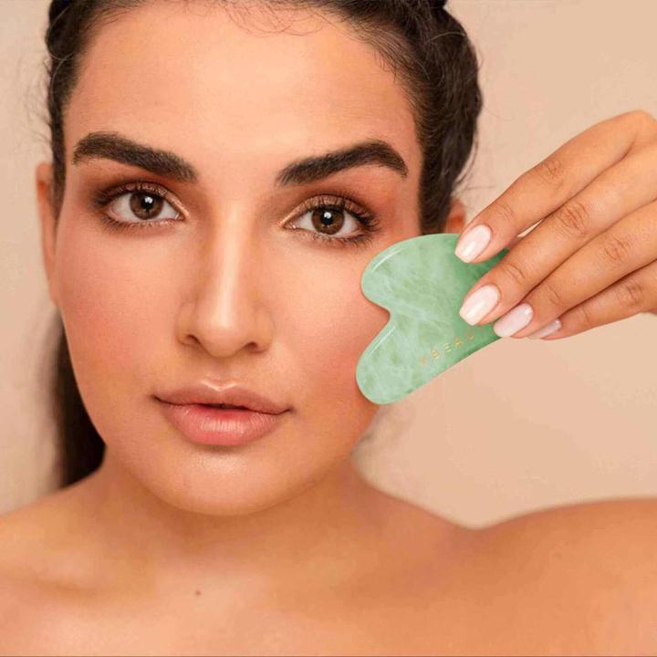 Actual product image VBEAUTY Tools - Gua Sha Rose Quartz with Teeth