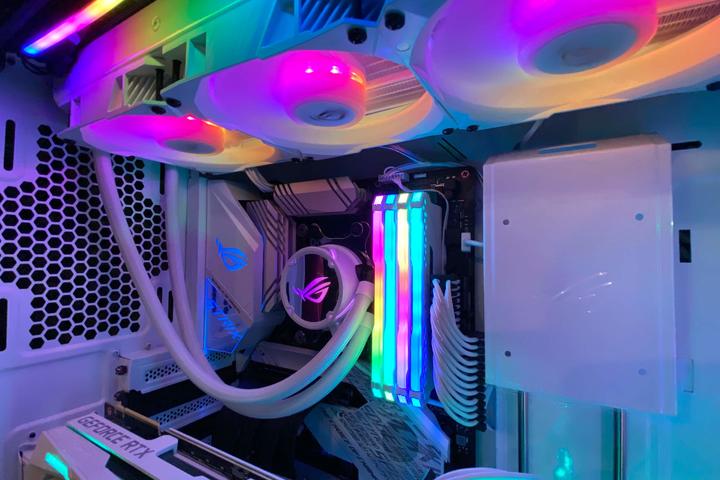 Actual product image ASUS ROG Strix LC 240 RGB