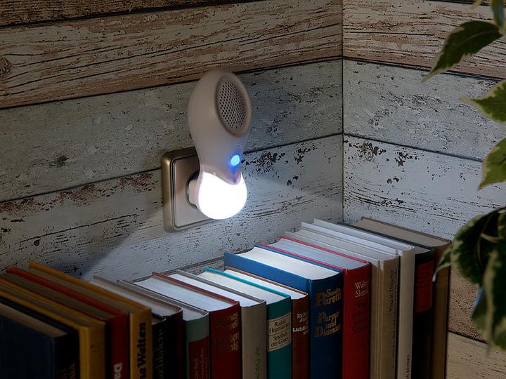 Produktbild Newgen medicals 2in1-Steckdosen-Ionisator-Luftreiniger & LED-Nachtlicht (15 m²)