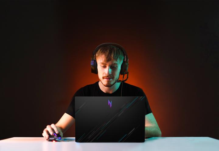 Produktbild Acer Nitro V 15 RTX 4060 (15.60", Intel Core i9-13900H, 16 GB, 1000 GB, CH)