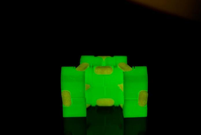 Immagine prodotto Out of the blue Giocattolo Fidget Cubo dell'Infinito