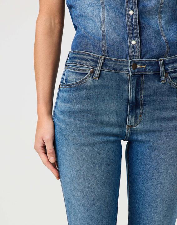 Actual product image Wrangler Jeans Sienna (30)