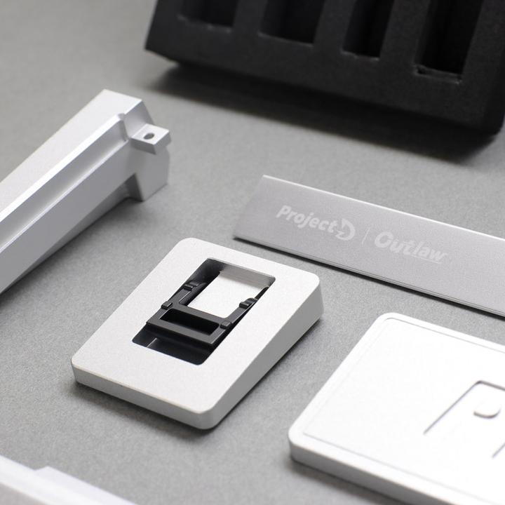 Produktbild Ducky Outlaw 65 Gaming Tastatur, Barebone - silber (ANSI) (US, Kabelgebunden)