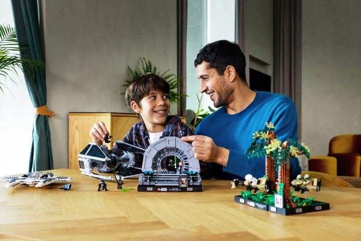 Image du produit LEGO Mandalorian Fang Fighter vs. Tie Interceptor (75348, LEGO Star Wars)