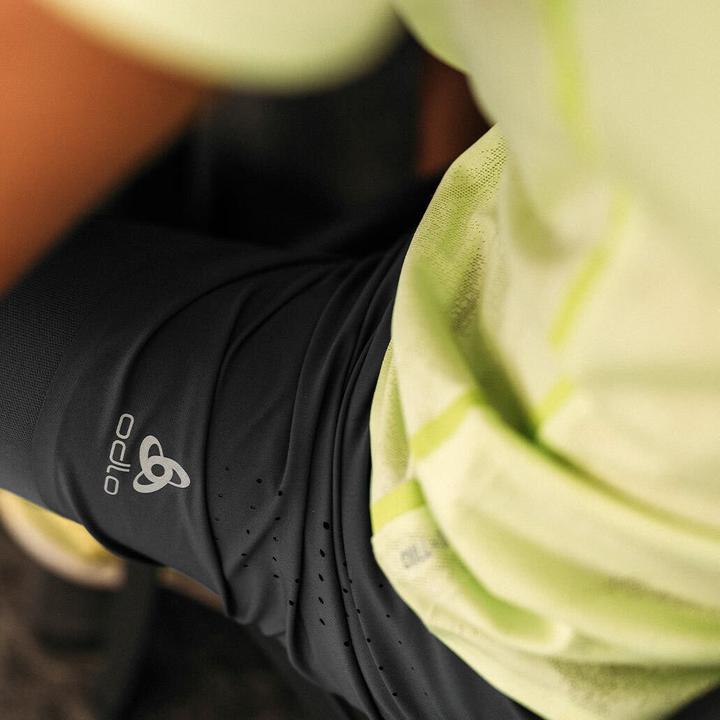Produktbild Odlo Zeroweight 5 Inch 2-in-1 (XXL)