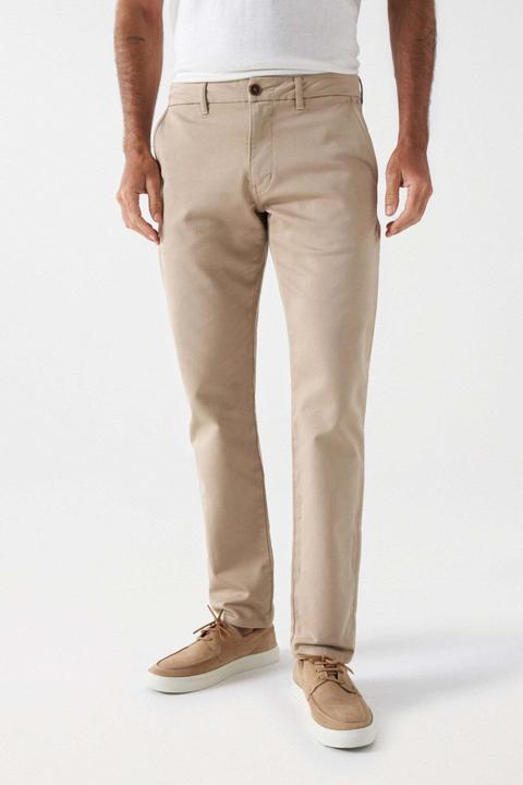 Beige moyen