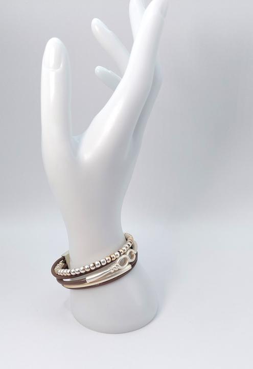Immagine prodotto Signé Bracciale in pelle Signè con chiusura magnetica ed elementi rodiati argentati No.12 (Metallo, Ottone, Senza piombo, Senza cadmio, Senza nichel)