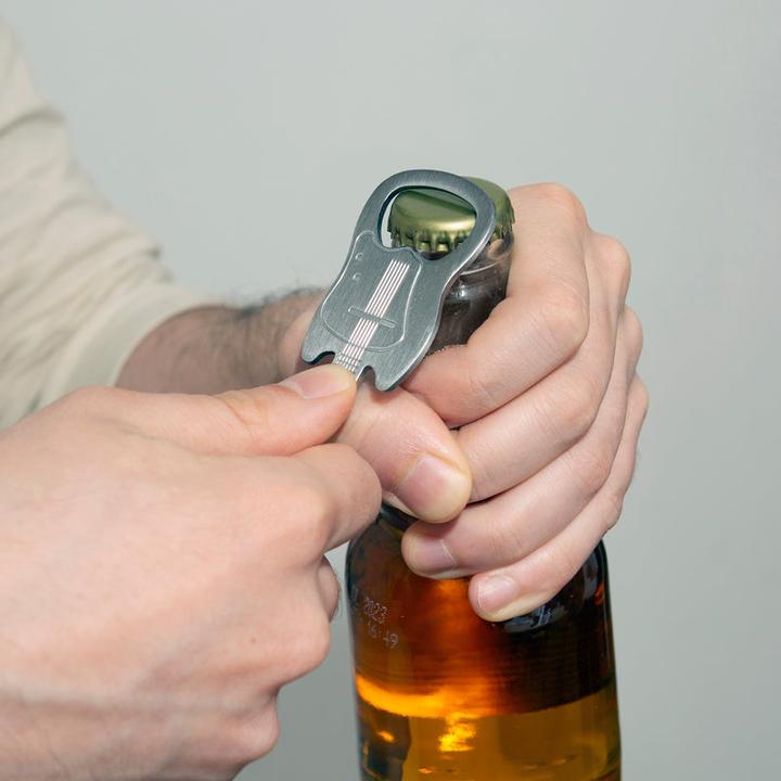 Actual product image Kikkerland Guitar Keychain