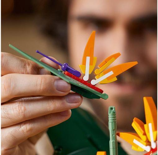Image du produit LEGO Oiseau de Paradis (10289, LEGO difficiles à trouver)
