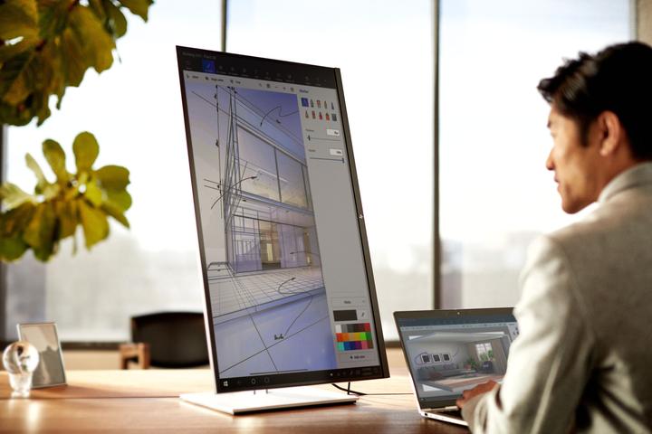 Actual product image HP EliteDisplay E324q (2560 x 1440 pixels, 31.50")