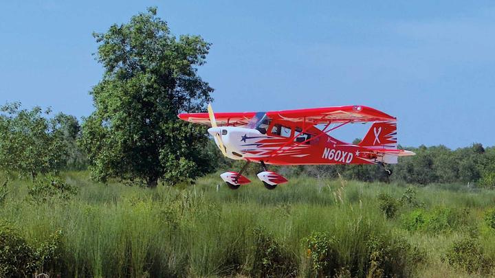 Actual product image Seagull Models SG-Models ) Champion Xtreme Decathlon 122" V2 "Red" ARF (Aerobatics)