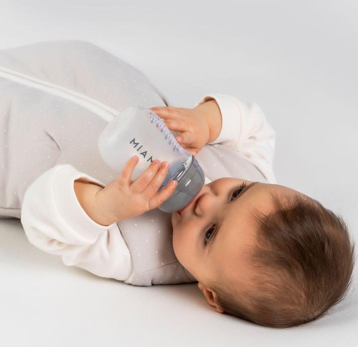 Actual product image MiaMia Baby bottles PP bottle 260 ml with silicone teat (260 ml)