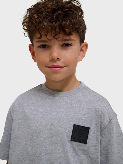 Actual product image hummel hmlCLEAN T-SHIRT S/S (116)