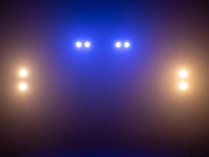 Produktbild Eurolite IP Audience Blinder 2x100W LED COB RGB+WW (100 W, LED)