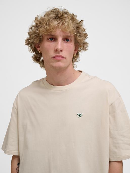 Actual product image hummel Hmlloose t-shirt bee s/s (L)