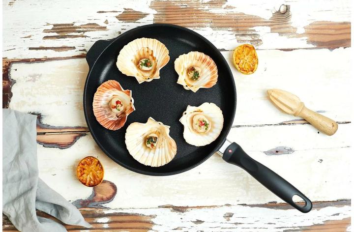 Actual product image Swiss Diamond XDClassic (28 cm, Frying pan, Cast aluminium)