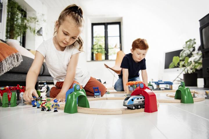 Produktbild Brio Smart Tech Zug mit Actiontunnels