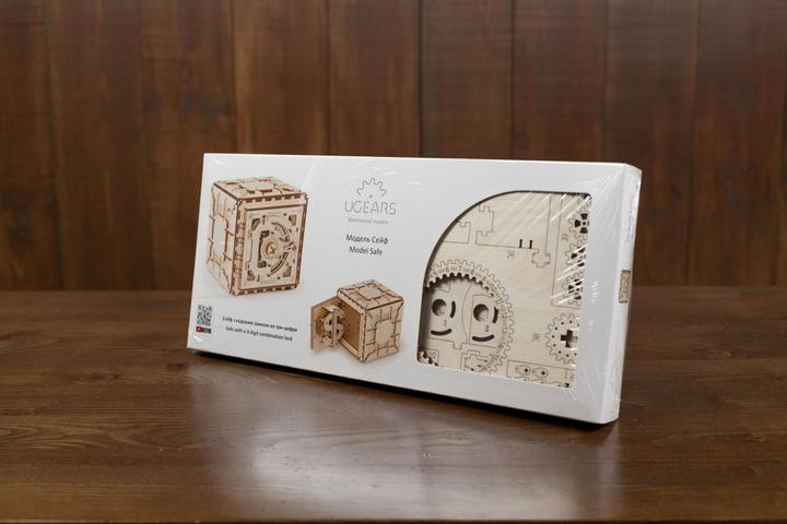 Actual product image Ugears safe